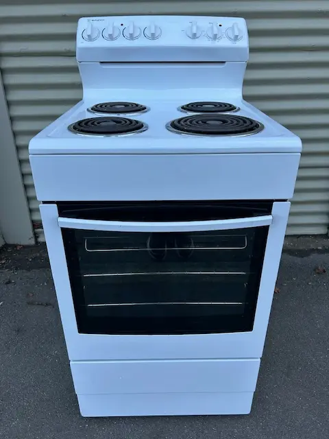 Westinghouse Slimline 54cm wide WLE522WA stove