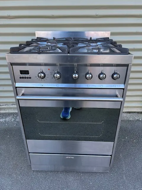 SMEG C6GMX8 Dual Fuel (LPG) electric oven stove
