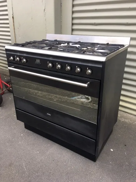 SMEG 90cm Dual Fuel Gas Hob and Electric oven stove